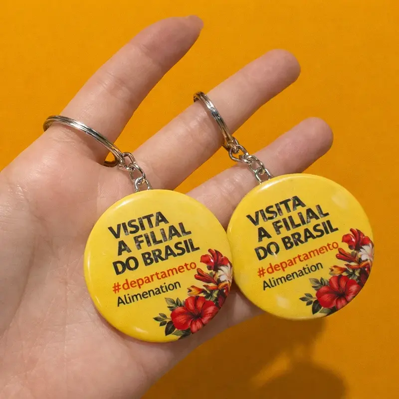 Chaveiro redondo personalizado com abridor de garrafa